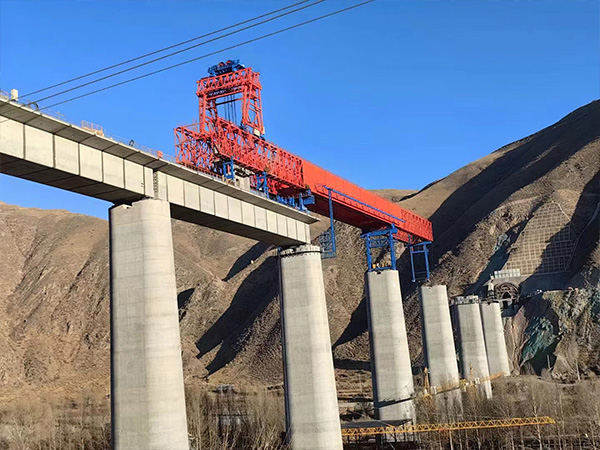 跨鐵路線節段拼架橋機 跨鐵路線節段拼架橋機