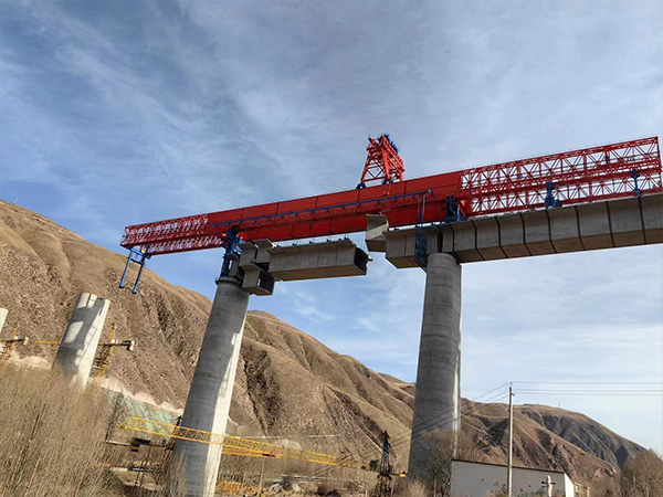 32米長節段拼架橋機 32米長節段拼架橋機