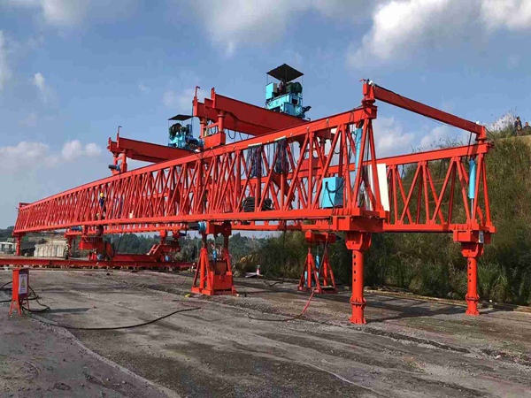200噸架橋機(jī) 200噸架橋機(jī)