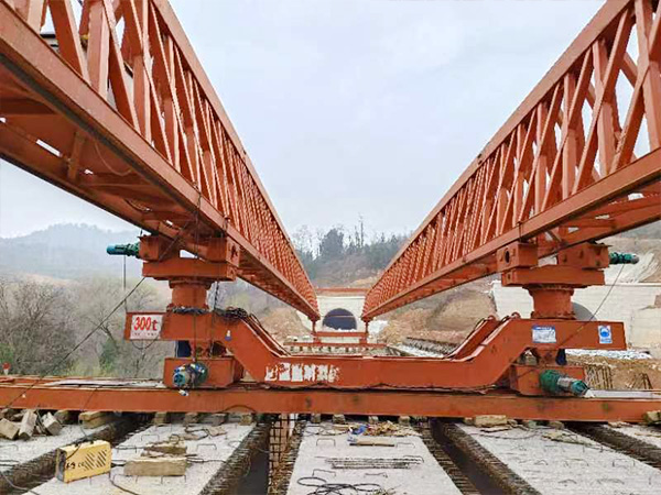 60-300噸公路架橋機 60-300噸公路架橋機